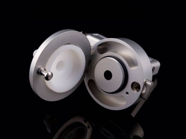 Connect the nozzle to the hose.